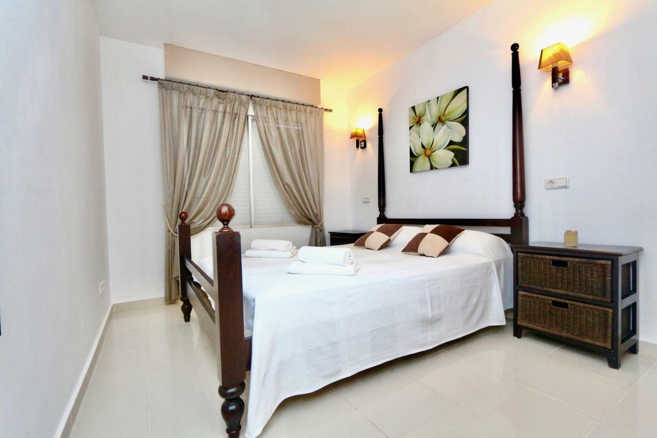 3- Bedroom Apartment In The Centre Of Calpe With Nice Living Room, 1 Bathroom. Luaran gambar