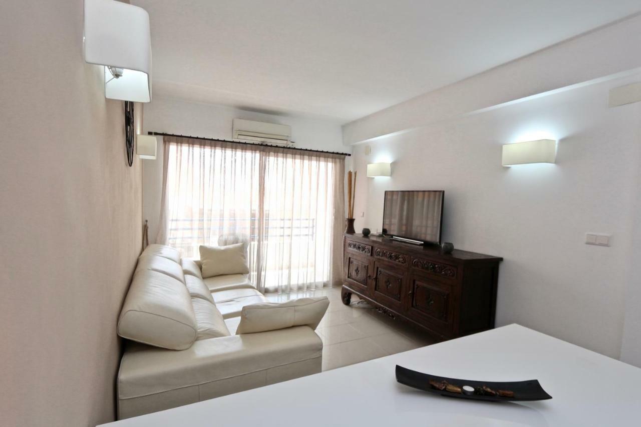 3- Bedroom Apartment In The Centre Of Calpe With Nice Living Room, 1 Bathroom. Luaran gambar